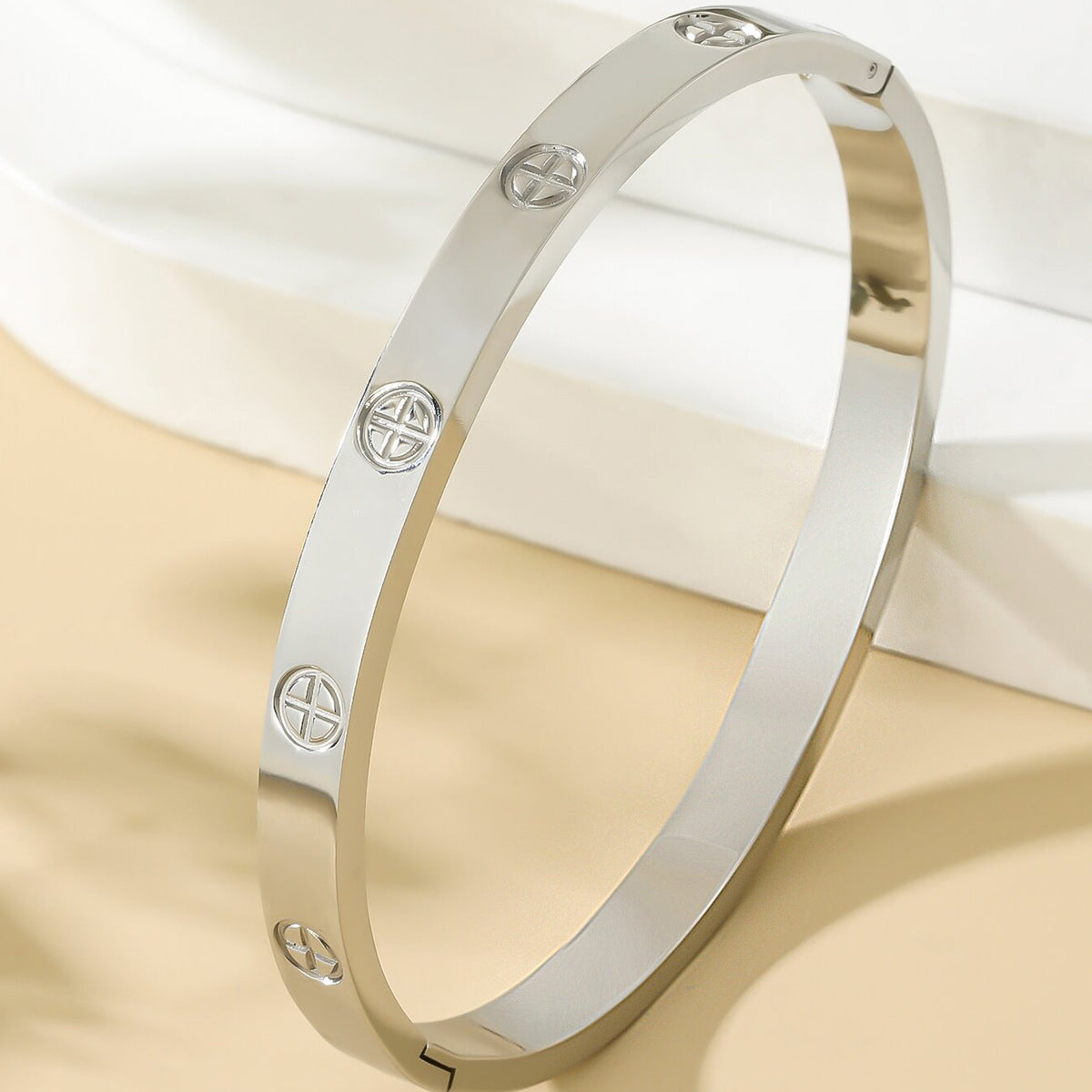 Cross Nail Armband – Edelstahl, Unisex